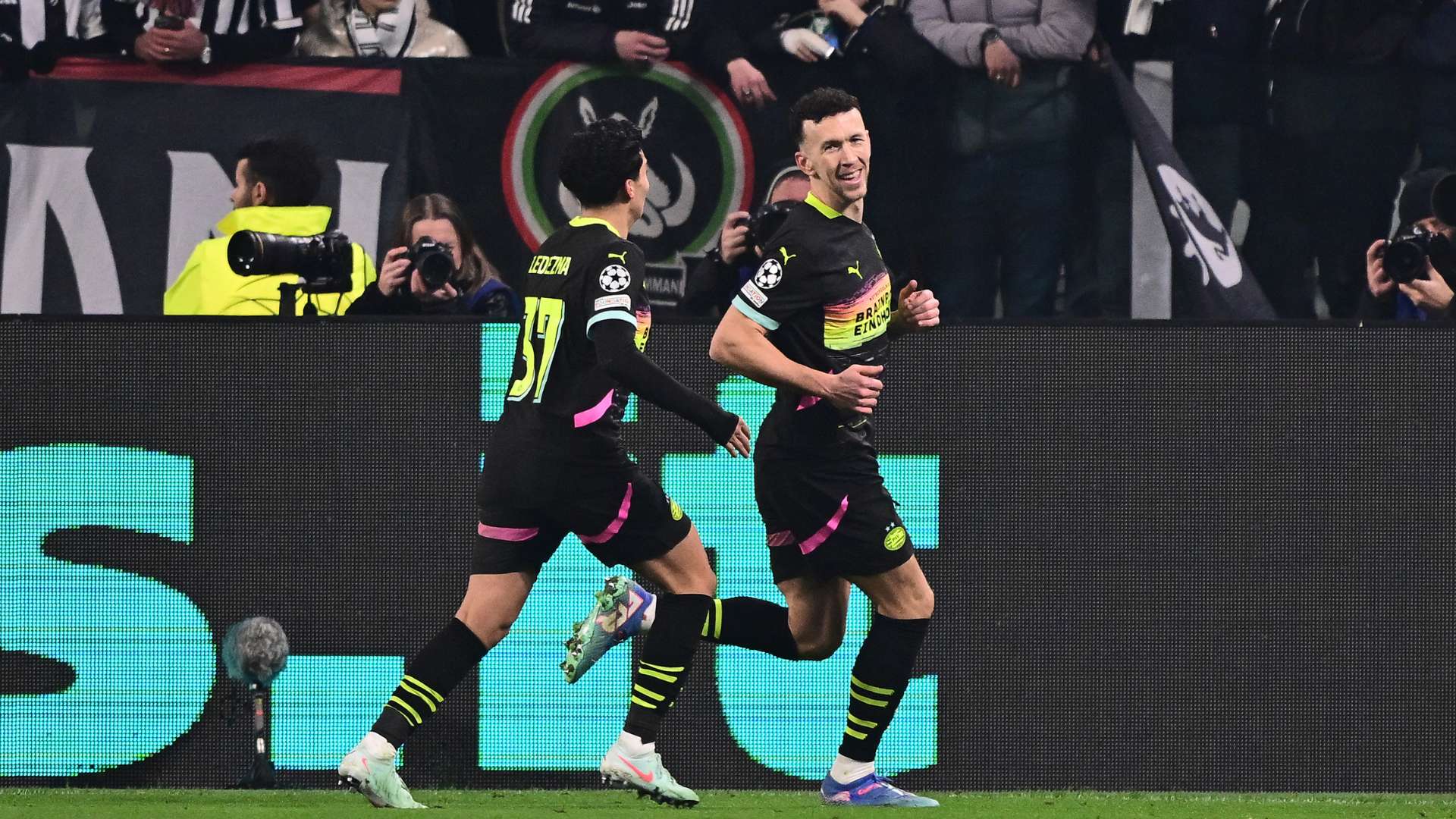 队友逆转成 队友逆转成